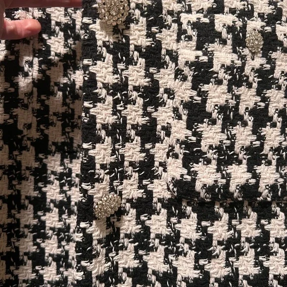 New never worn houndstooth blazer with beautiful buttons - Picture 2 of 2